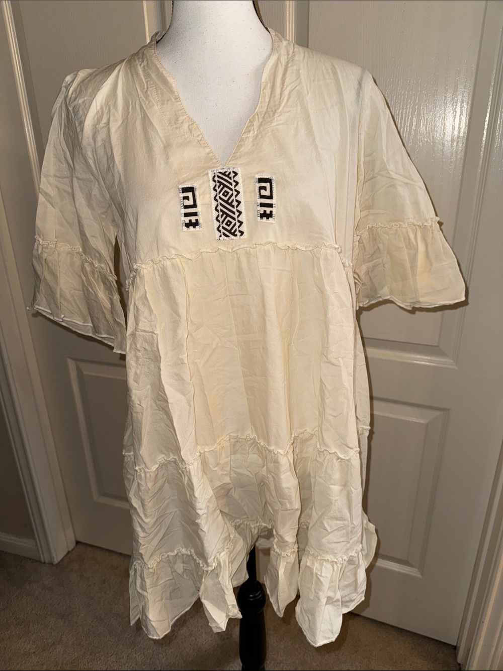 Cream Embroidered Aztec V-Neck Tunic Dress - Size Large
